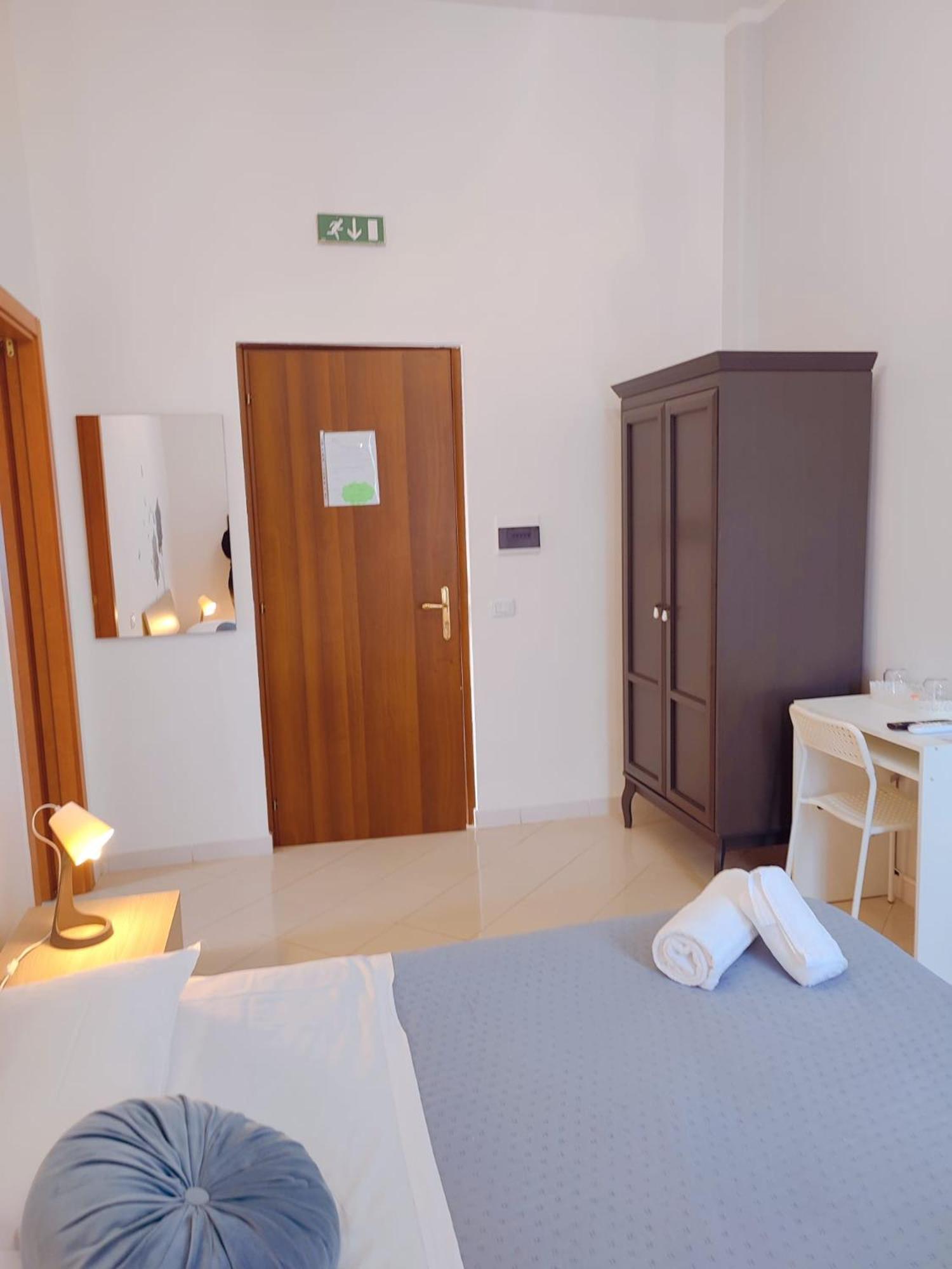 F.A.M. Rooms Τσιαμπίνο Εξωτερικό φωτογραφία
